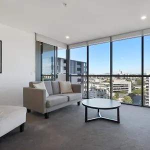 Apartment Hearty Milton