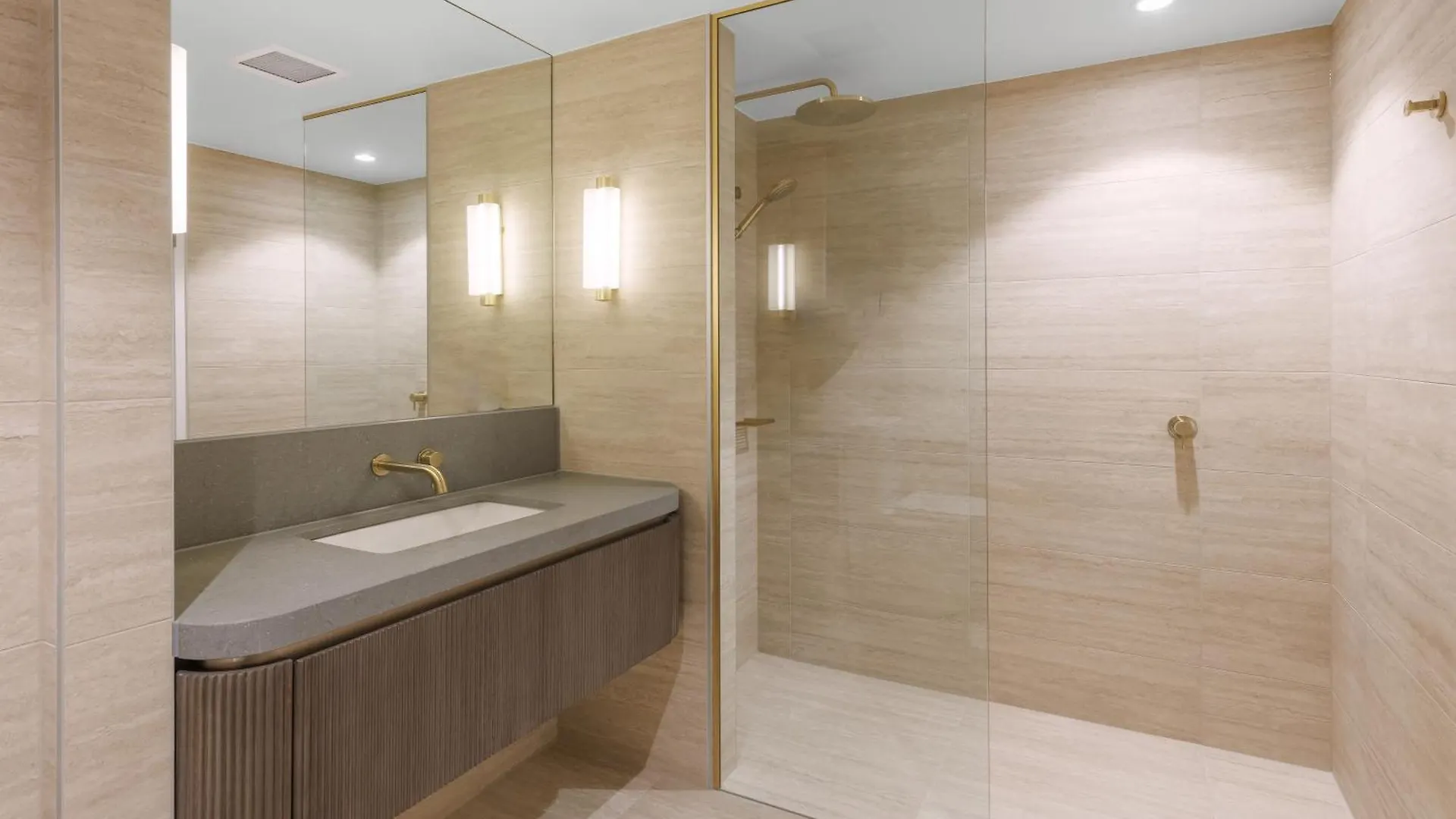 Amora Hotel Brisbane 5*,